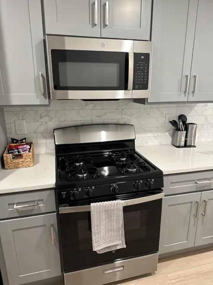 Luxury Stay For Nyc Visit Jersey City 7 Min Walk Nyc Train Station Екстер'єр фото