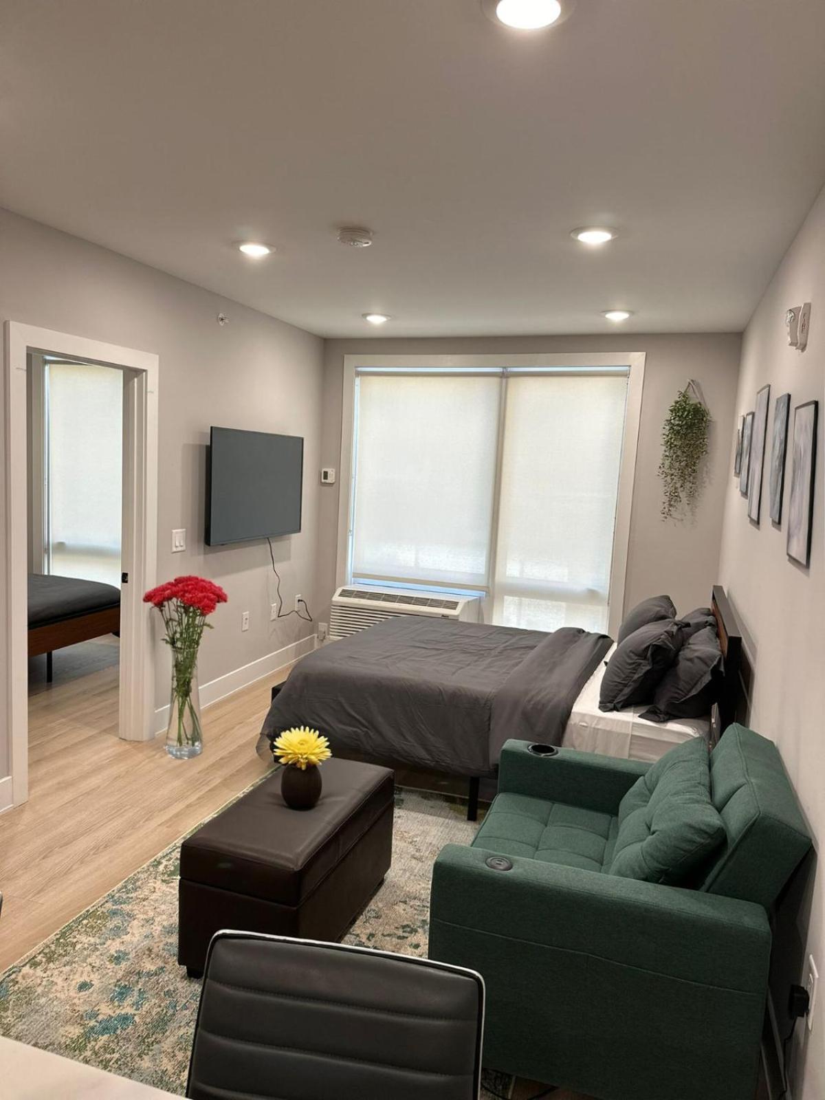 Luxury Stay For Nyc Visit Jersey City 7 Min Walk Nyc Train Station Екстер'єр фото