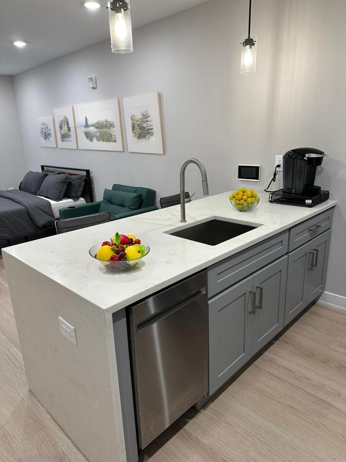 Luxury Stay For Nyc Visit Jersey City 7 Min Walk Nyc Train Station Екстер'єр фото